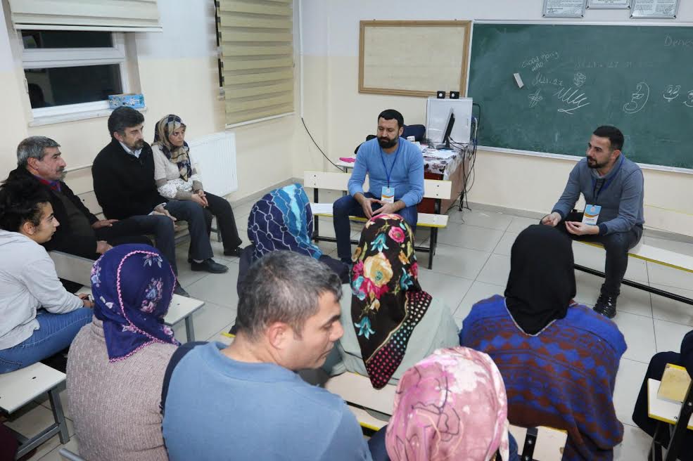 Elazığ belediyesi personelinin de katılımıyla depremzede çocuklara psikososyal etkinlik düzenlendi