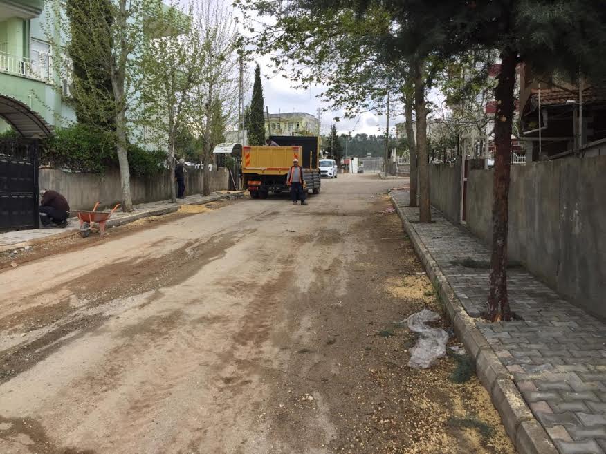 Fatih Mahallesi’nde Kaldırım Döşeme Çalışması