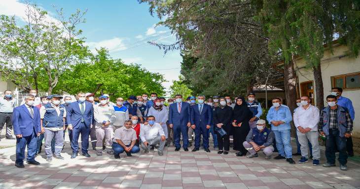 Başkan Gürkan Mezarlık Personelleriyle bir araya geldi