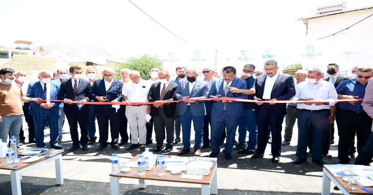 Başkan Gürkan Darende İlçesi Irmaklı Mahallesindeki yatırım ve hizmetlerin açılışını gerçekleştirdi