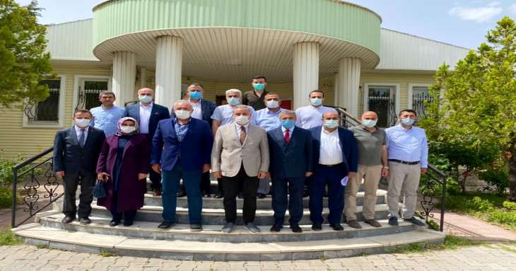 AK Parti Malatya Milletvekilleri Kâhtalı ve Çakır 2. Organize Sanayi Bölgesi Müdürü Vahap Erdem ve yönetimini ziyaret ettiler