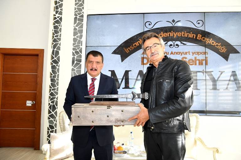 Devlet Eski Bakanı Tüzmen TV çekimleri için Malatya’da