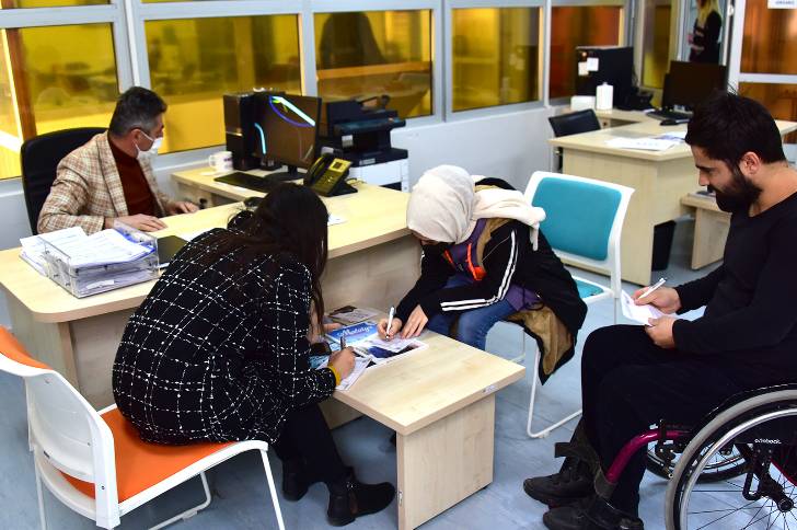 Büyükşehir Belediyesi E-KPSS Kurslarına Devam Eden 500 Engelli Kamuda İstihdam Edildi