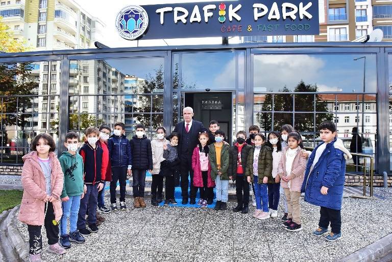 Öğrenciler Mektup Yazdı , Başkan Güder Geri Çevirmedi