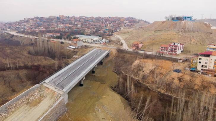 Malatya Büyükşehir Belediyesi tarafından Kuzey Kuşak Yolu projesi kapsamında yapılan Hanımınçiftliği-Taştepe Viyadüğünde çalışmalar tamamlandı.