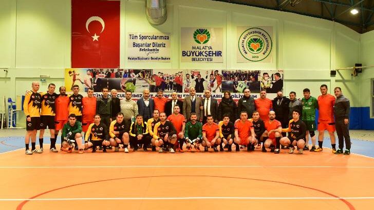 Malatya Büyükşehir Belediyesi Birimler Arası Salon Futbol Turnuvası Başladı.