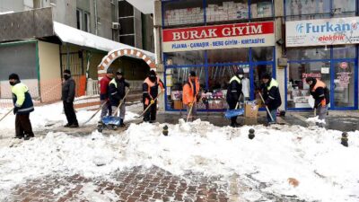Malatya Büyükşehir Belediyesi il genelinde meteorolojik verileri de dikkate alarak çalışmalarını sürdürüyor