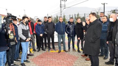 Malatya Büyükşehir Belediye Başkanı Selahattin Gürkan, Yeni Malatyaspor’un antrenmanını ziyaret ederek teknik heyet ve futbolcularla bir araya geldi.
