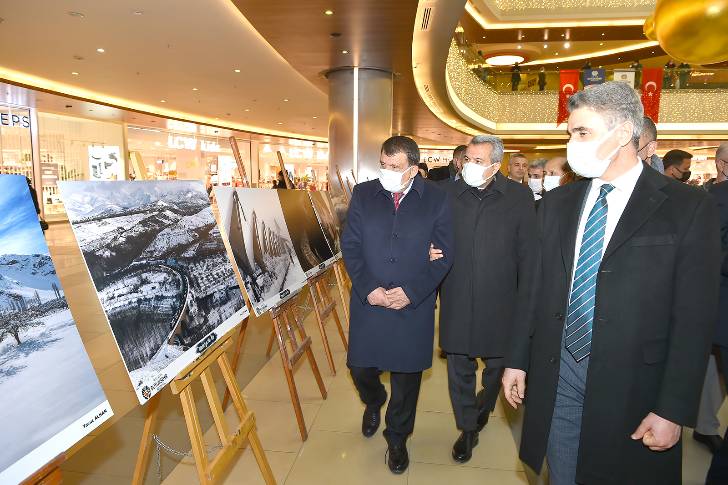 ‘Dört Mevsim Malatya’ konulu fotoğraf sergisi, Selahattin Gürkan’ ın katılımıyla açıldı