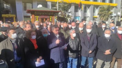 CHP İl Başkanı Enver Kiraz’ın yaptığı Emeklilikte Yaşa Takılanlar (EYT) ile ilgili basın açıklaması gerçekleştirdi.