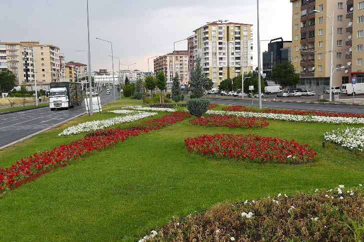 Büyükşehir Belediyesinden Malatya’nın yeşil dokusuna önemli katkı