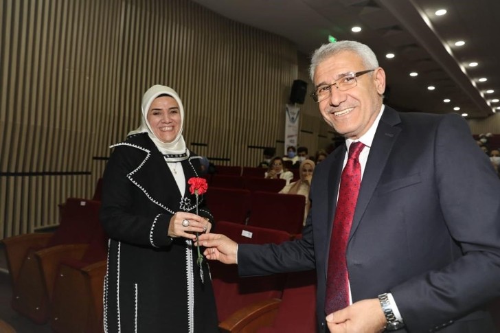 Battalgazi Belediyesi tarafından düzenlenen Dünya Kadınlar Günü Konseri yoğun ilgi