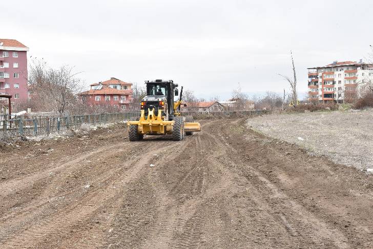 Battalgazi Belediyesi Fen İşleri Müdürlüğü Ekipleri, Alacakapı ve Toygar Mahallesindeki çalışmalarına devam ediyor.