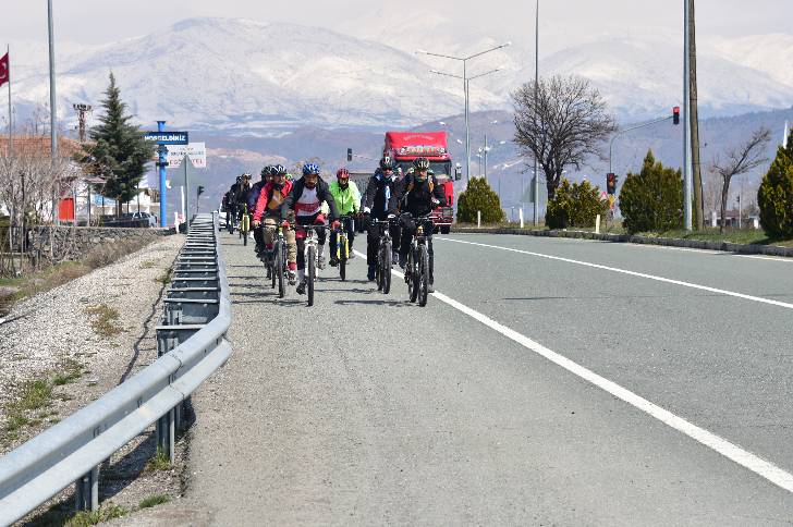 2’nci Kayısı Çiçeği Şenlikleri Sona Erdi