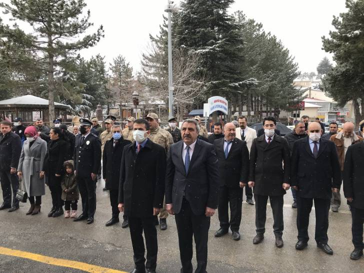 Arapgir’de 18 Mart Çanakkale Zaferi  9.30’da Hükümet Konağı önünde çelenk töreni ile gerçekleştirildi.