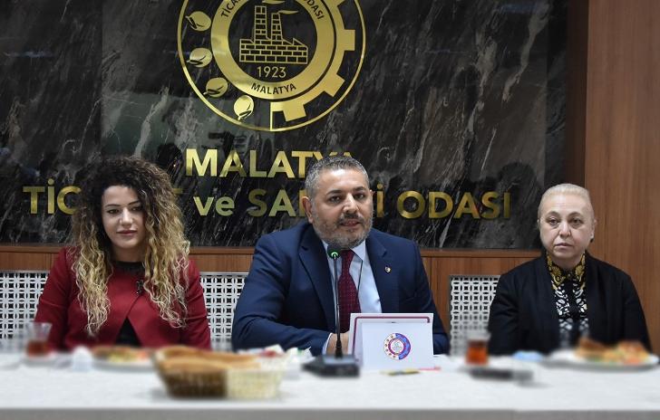 Başkan Sadıkoğlu: “Kadınların iş dünyasında olmasına ihtiyacımız var”