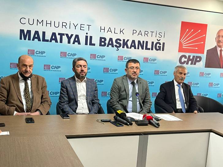 CHP Genel Başkan Yardımcısı Veli Ağbaba, Vatandaş bayat ekmek kuyruğuna giriyor, bunlar Sarayında hurma sayıyor