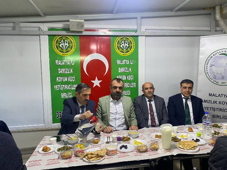 Malatya Koyun Keçi Yetiştiricileri Birliği ev sahipliğinde birlik binasında İftar Programı yapıldı