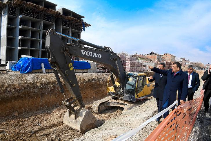 Derme Kanalının yolun ortasına alınmasıyla ilgili çalışmalar devam ediyor