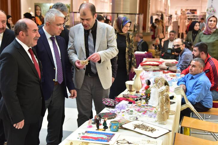 Büyükşehir Belediyesi Tarafından Organize Edilen El Sanatları Sergisi Büyük İlgi Gördü