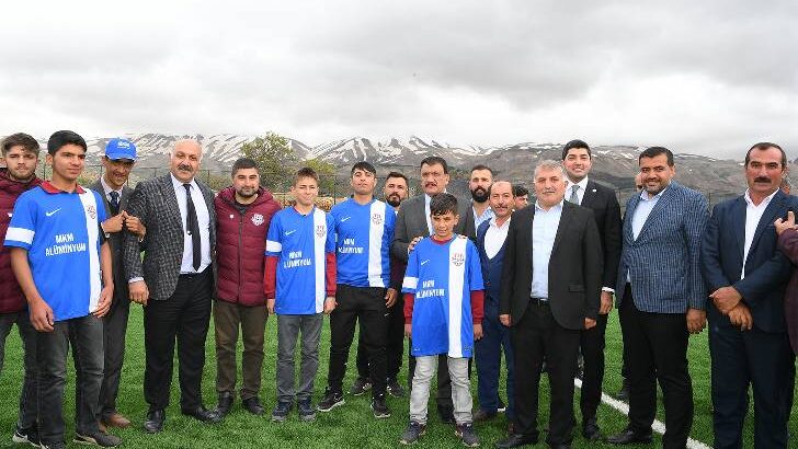 Başkan Gürkan Erkenek Mahallesi sakinleriyle bir araya geldi. 