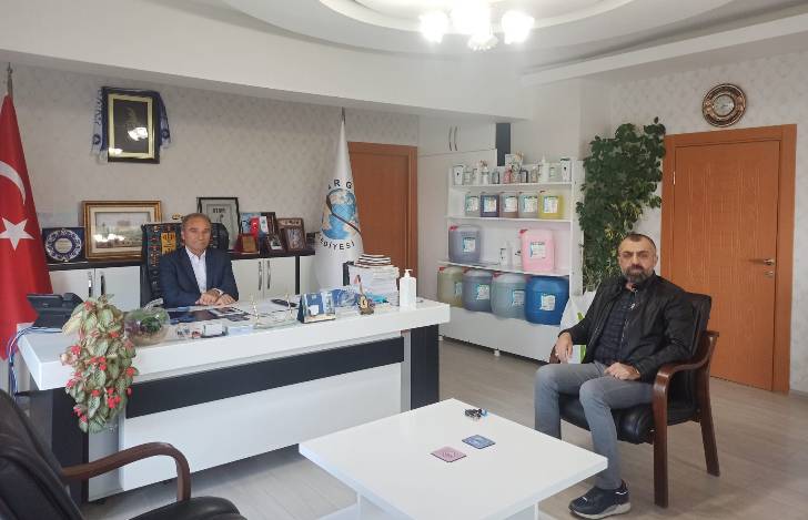 AKIN Arguvan Belediye Başkanı Mehmet KIZILDAŞ’ı makamında ziyaret ederek tebrik etti.