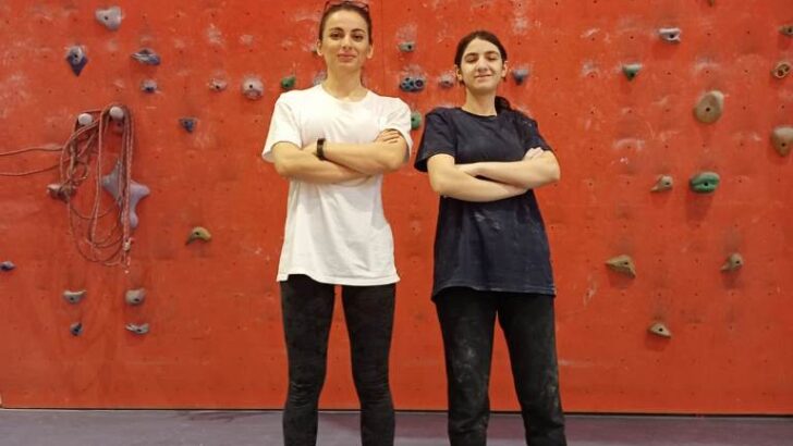Malatyalı Sporcumuz Zeynep Cumurcu ile Genç ve Başarılı Antrenörü Leyla Karadağ hocamıza başarılar dileriz.