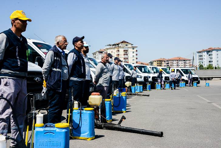 Büyükşehir Belediyesi, ilaçlama çalışmalarına yaz aylarının gelmesiyle birlikte hız verildi.