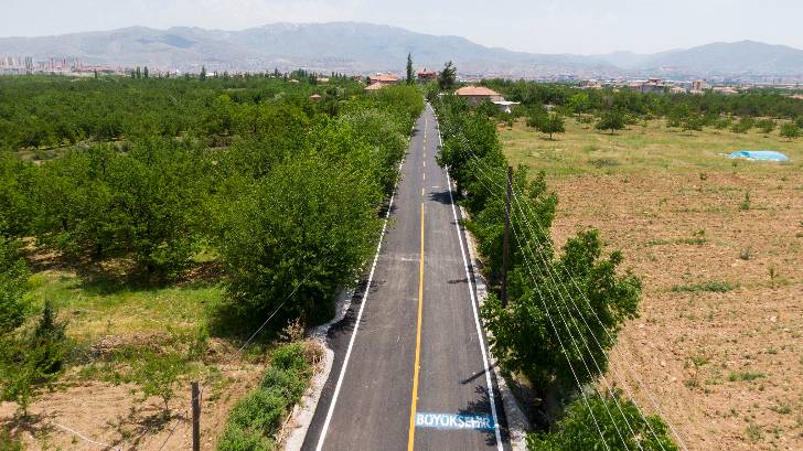 Topsöğüt Fatih Caddesi asfaltlandı