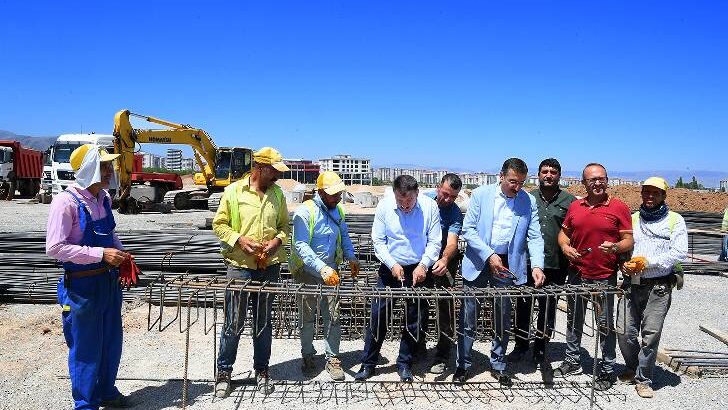Başkan Gürkan 100. Yıl Kent Parkında incelemelerde bulundu
