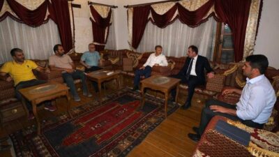 Adıyaman Belediye Başkanı Dr. Süleyman Kılınç, Karayolları 8. Bölge Müdürü Yusuf Güneş ve beraberindeki heyeti ağırladı.