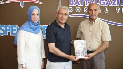 Battalgazi Belediyesi, 19 Haziran Babalar Günü dolayısıyla örnek bir buluşma etkinliğine imza attı.