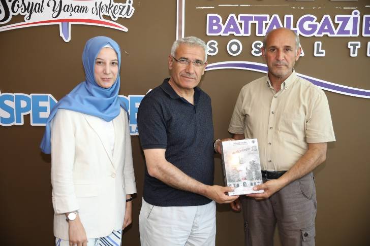 Battalgazi Belediyesi, 19 Haziran Babalar Günü dolayısıyla örnek bir buluşma etkinliğine imza attı.