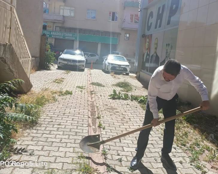 CHP Malatya İl Başkanı Enver Kiraz’dan Bayram Temizliği