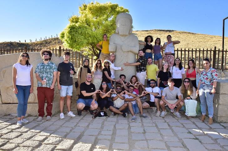 Yabancı öğrenciler, özellikle UNESCO Dünya Kültür Mirası ‘Arslantepe Höyüğü’ne hayran kaldı.