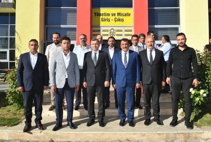 Başkan Gürkan, Yeni Malatyaspor Başkanı Hacı Ahmet Yaman ve yönetim kuruluyla bir araya geldi.