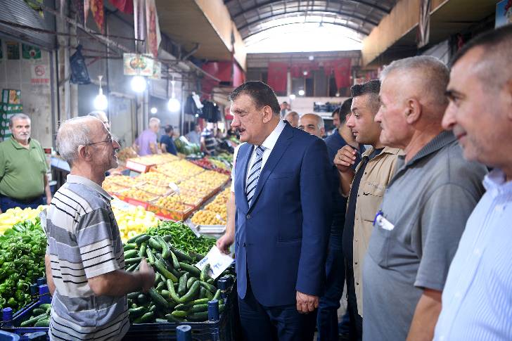 Malatya Büyükşehir Belediye Başkanı Selahattin Gürkan, Kasap Pazarı esnaflarıyla bir araya geldi.