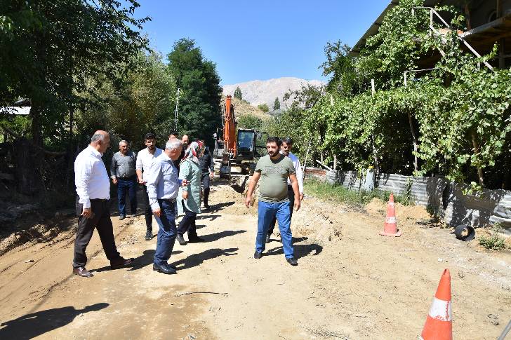 Maski, Doğanşehir Fındık Mahallesi’ndeki  altyapı çalışmalarına devam ediyor