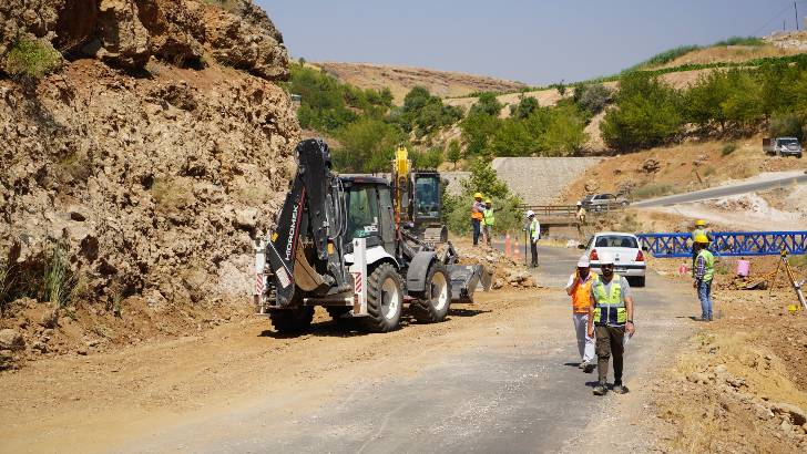 Adıyaman Belediyesi tarafından yürütülen Gürlevik İsale Hattı projesi Kırkgöz Mevkiinde devam ediyor.