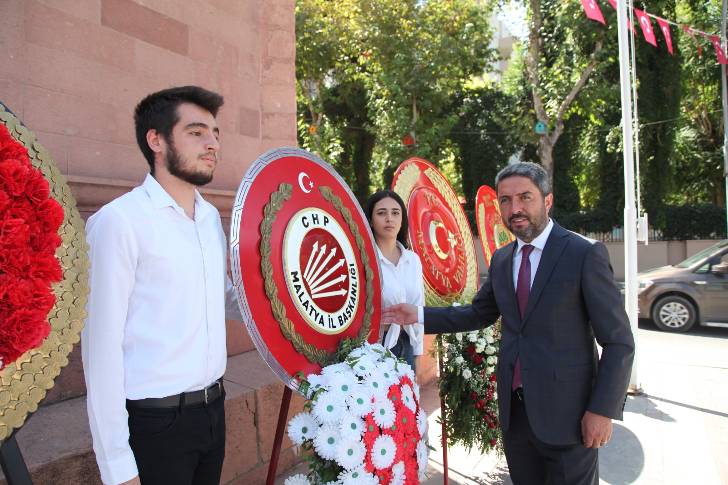 CHP Malatya İl Teşkilatı Büyük Zaferi Kutladı