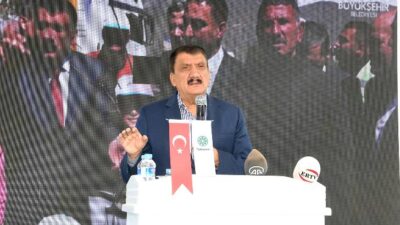 Malatya Büyükşehir Belediye Başkanı Selahattin Gürkan, Malatya Şeker Fabrikası 67. dönem pancar alım sezonu törenine katıldı.