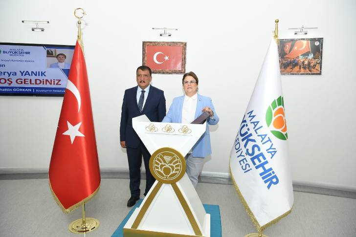 Malatya’ya gelen Aile ve Sosyal Hizmetler Bakanı Derya Yanık, Malatya Büyükşehir Belediye Başkanı Salahattin Gürkan’ı ziyaret etti.