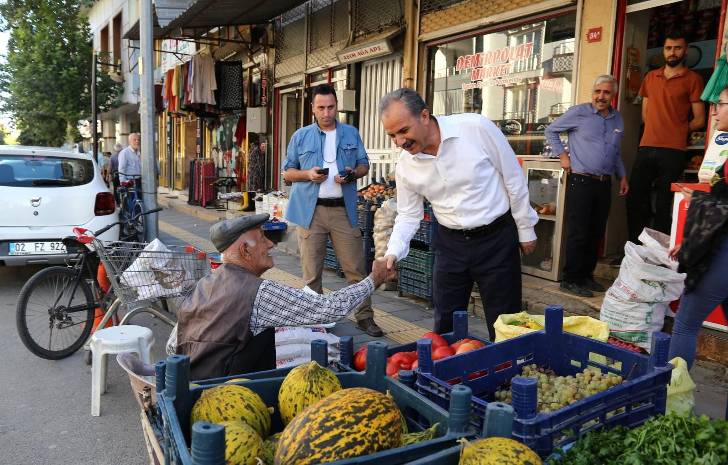 Adıyaman Belediye Başkanı Dr. Süleyman Kılınç, Bahçelievler Mahallesi sakinleriyle sohbet etti.