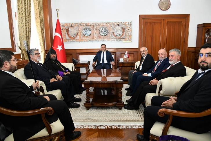 Türkiye Ermenileri Patriği Kadasetli Sahak II’den Vali Hulusi Şahin’e Ziyaret