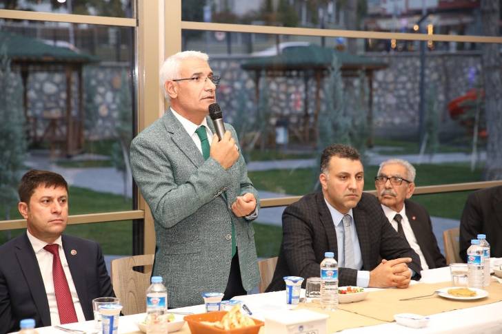 Battalgazi Belediye Başkanı Osman Güder, Muhtarların Gününü Kutladı