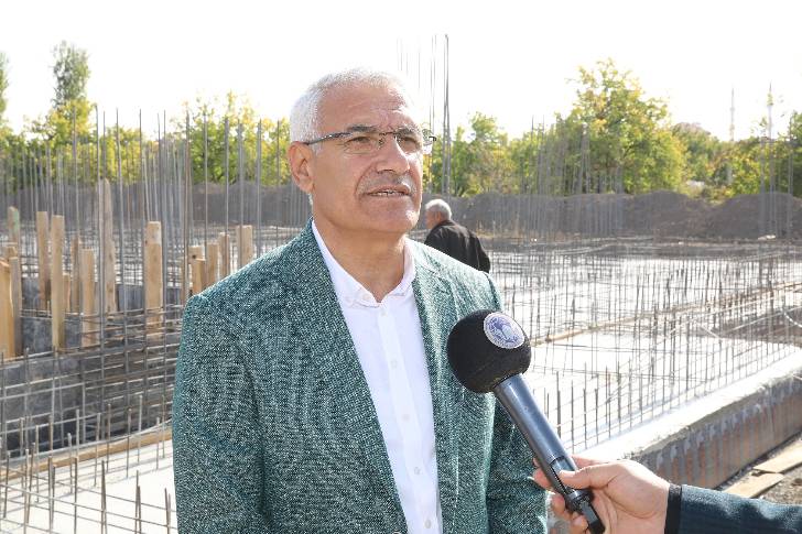 Battalgazi Belediye Başkanı Osman Güder, Sağlık Merkezi’nde incelemelerde bulundu.