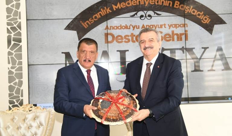Sanayi ve Teknoloji Bakan Yardımcısı Büyükdede Başkan Gürkan’ı ziyaret etti