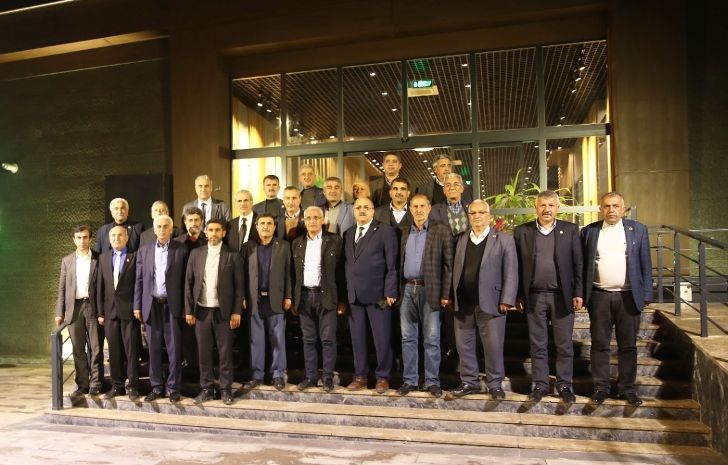 Battalgazi Belediye Başkanı Osman Güder, ilçede görev yapan muhtarlarla bir araya geldi