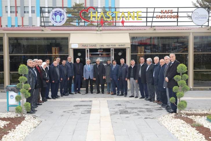 Başkan Güder, yapılan, devam eden çalışmalar ve planlanan projeler hakkında da muhtarlara bilgiler verdi