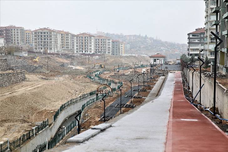 Derme Deresi Rekreasyon Projesinde çalışmalar tüm hızıyla devam ediyor.